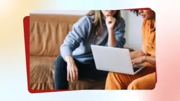 Carreau promotionnel tiré de Talent Trends 2026 représentant deux femmes pointant du doigt un écran d'ordinateur