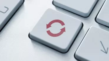 Clé de rafraîchissement sur un clavier d'ordinateur.